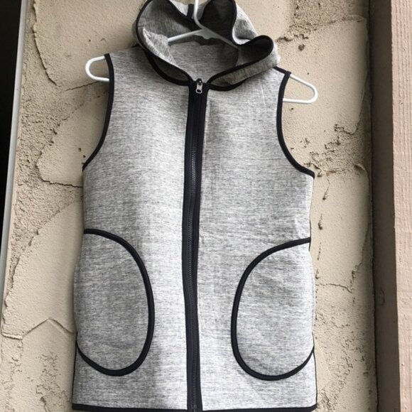 Lululemon Insculpt Resersiable Vest Size 6 - Picture 2 of 11